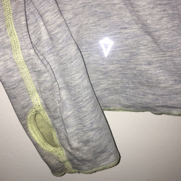 Ivivva reversible long sleeve - Picture 5 of 5